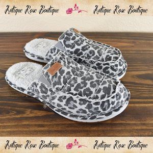 🌹 Blowfish Malibu's SHR Smokey Chilly Kitty Slip-Ons